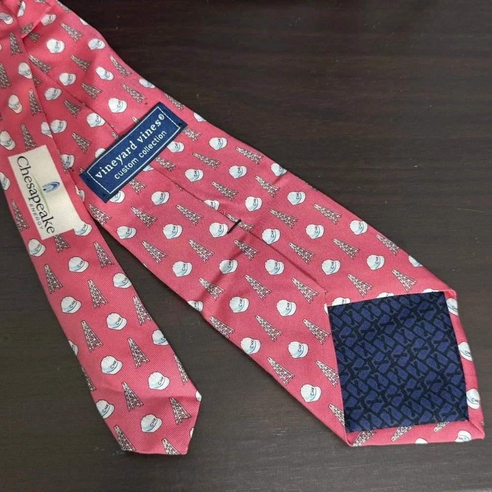 Vineyard Vines Necktie Mens OS Chesapeake Energy Silk Pink Novelty Print